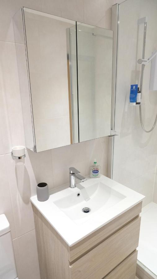 Intimate Entire Flat 9-Min Walk To Boscombe Beach Μπόρνμουθ Εξωτερικό φωτογραφία