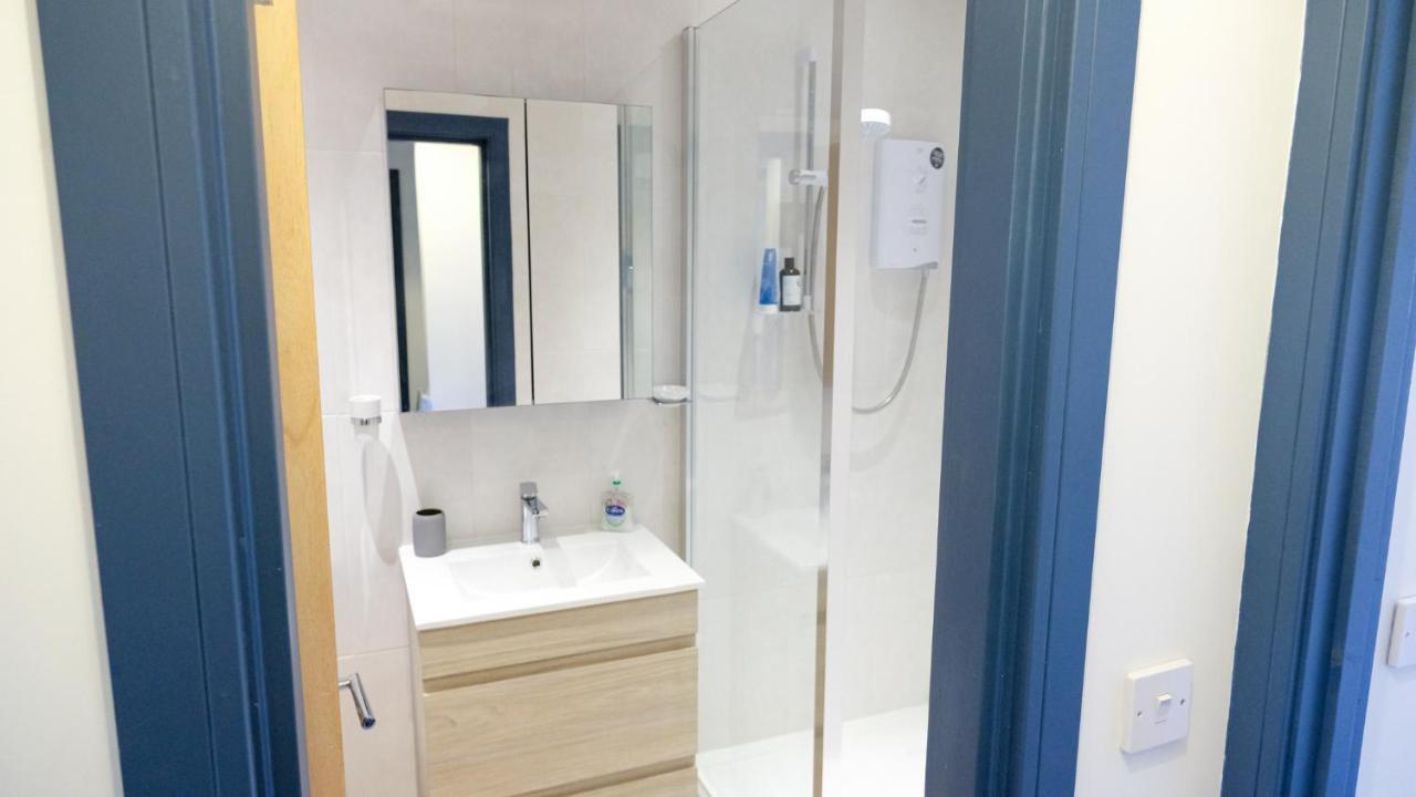 Intimate Entire Flat 9-Min Walk To Boscombe Beach Μπόρνμουθ Εξωτερικό φωτογραφία